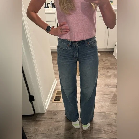 Only worn once! Universal Thread Jeans - Picture 1 of 4